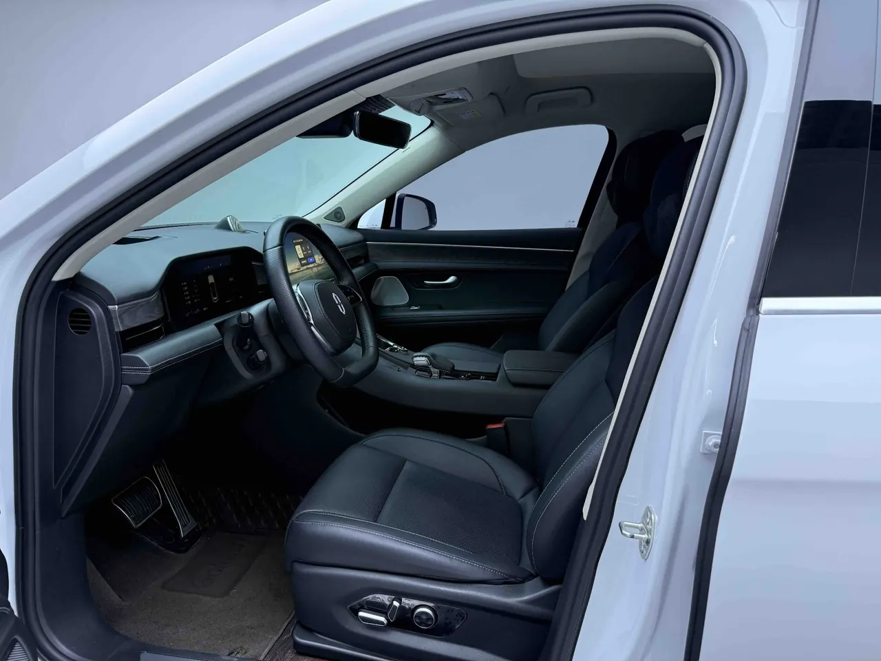 AITO 2022 AITO M5 1.5T Four-wheel Drive to Achieve Automatic Gear 4