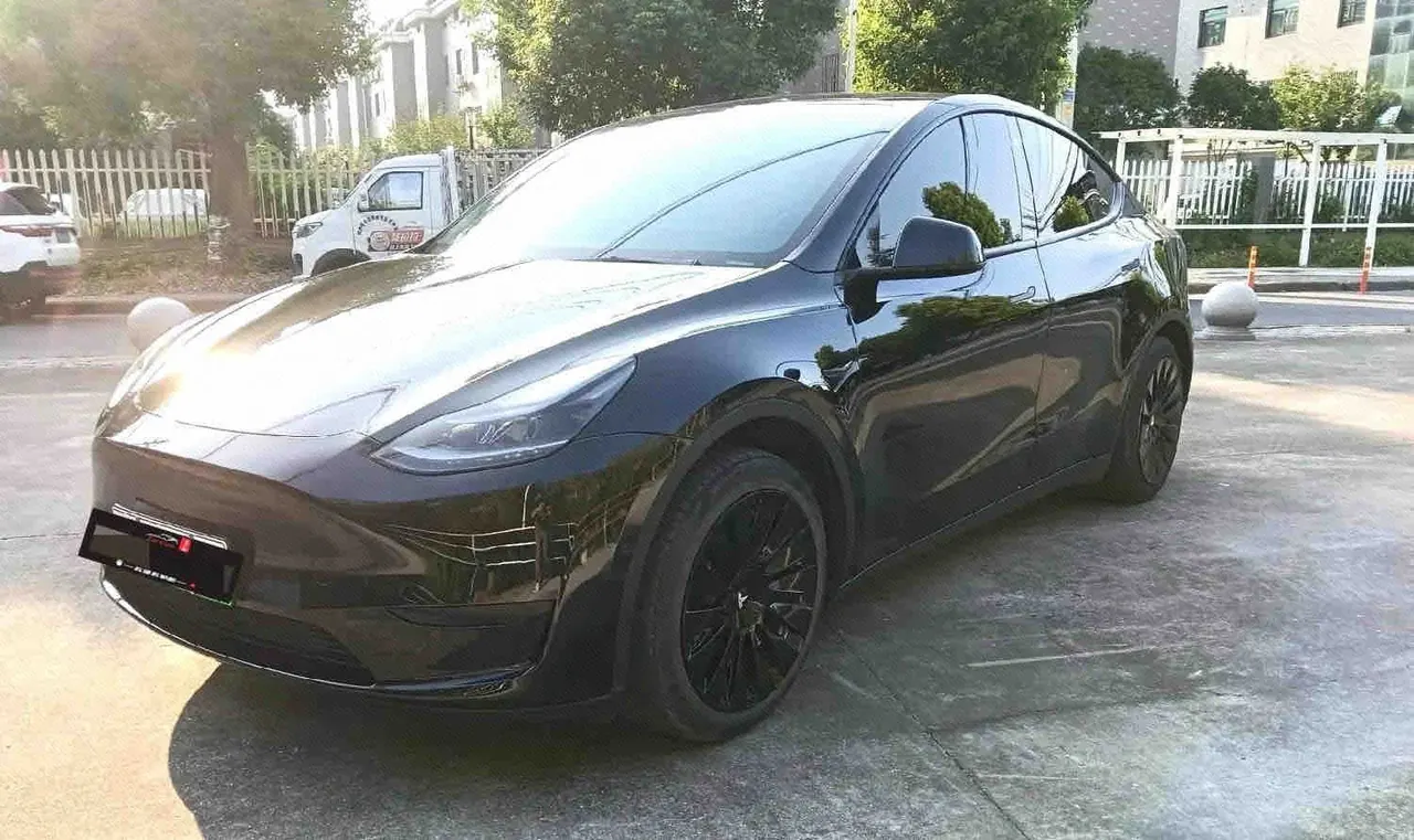 Open image lightbox: Tesla 2022 Model Y rear-wheel drive version (facelift) automatic gear