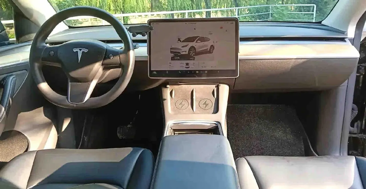 Tesla 2022 Model Y rear-wheel drive version (facelift) automatic gear 4