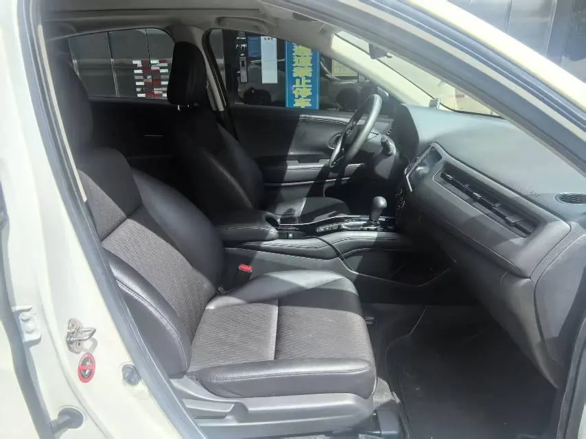 Honda 2020 Binzhi 1.5 stepless luxury automatic transmission 3