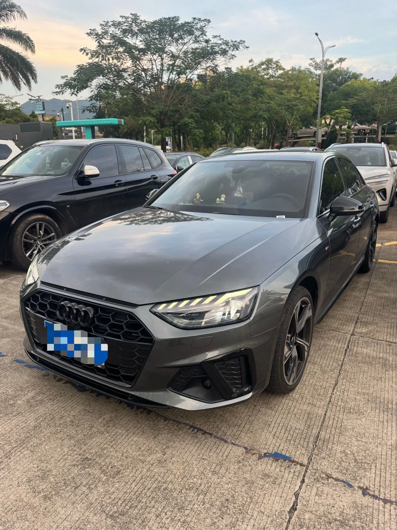 Open image lightbox: Audi 2024 A4L 2.0TFSI 40TFSI Deluxe Dynamic (Starry Night Edition) Automatic Gear