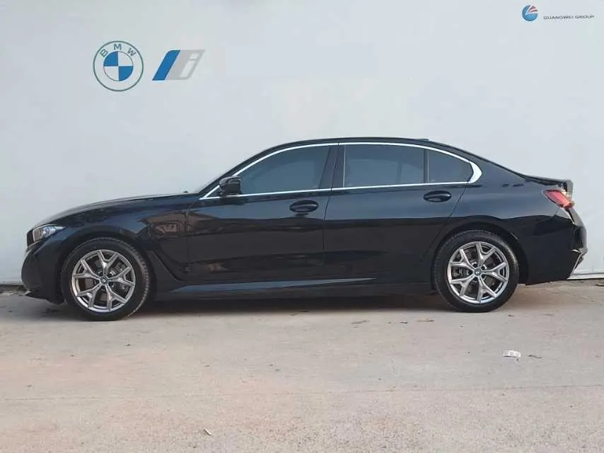 BMW 2024 i3 eDrive 35 L automatic gear 3