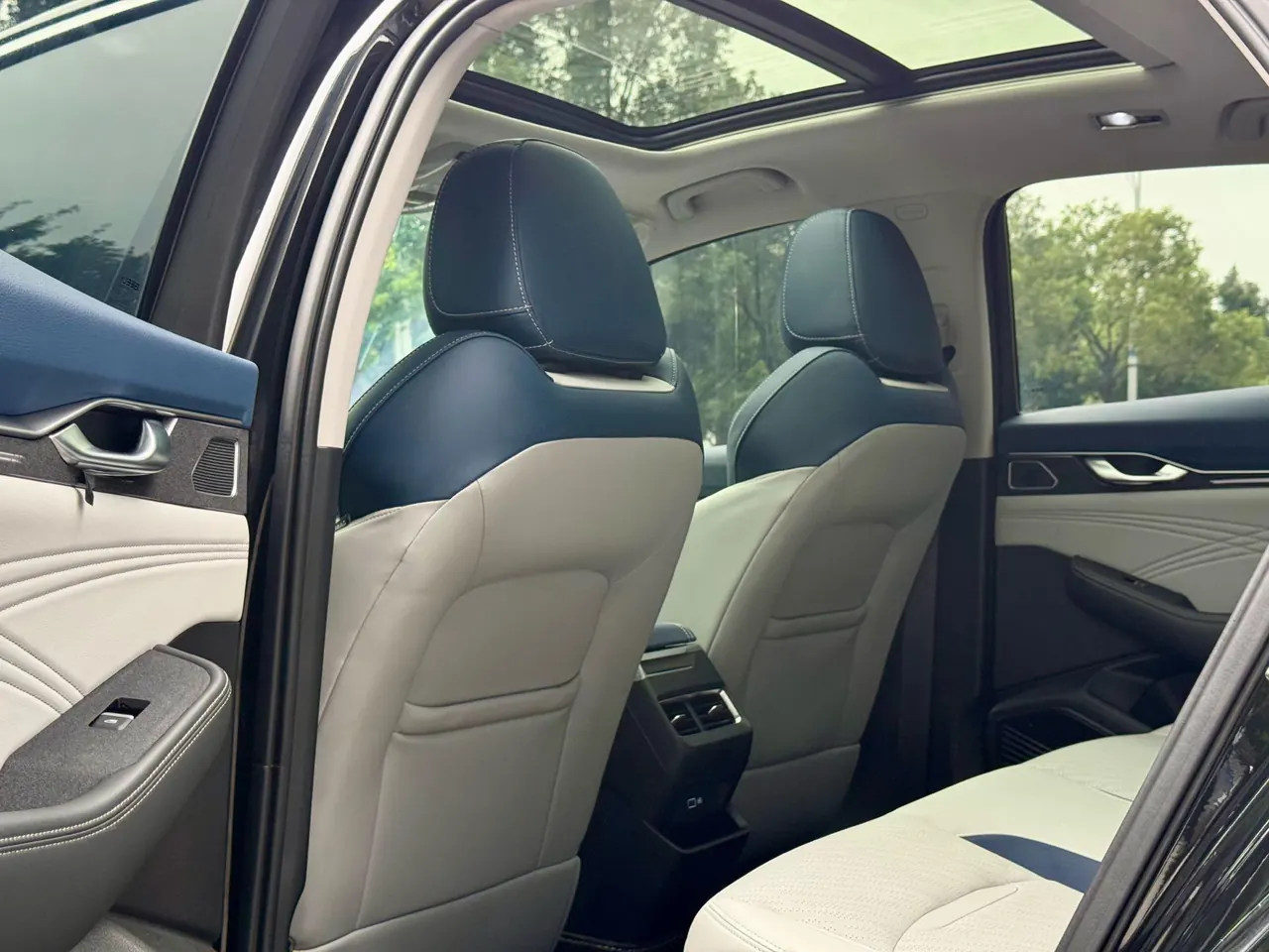 Geely 2021 xingrui 2.0T distinguished model (modified) automatic gear 3