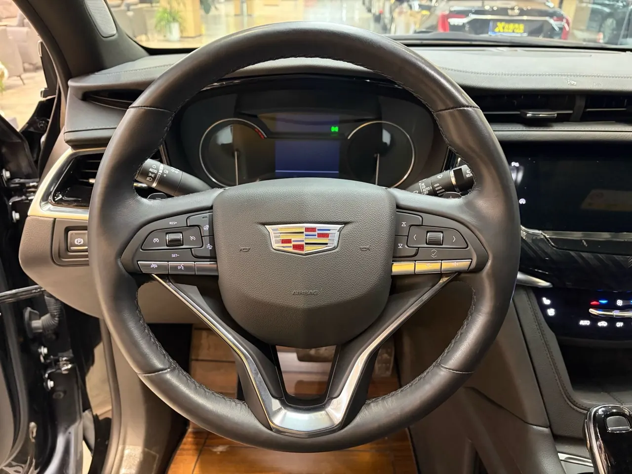 Cadillac 2022 XT6 48V 2.0T 6-seat four-wheel drive luxury automatic gear 6