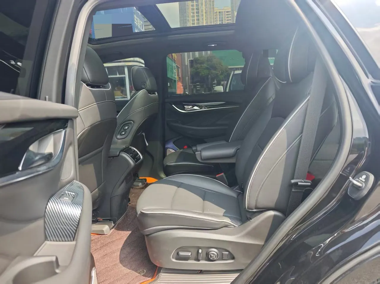 Buick 2022 Angke Flag 48V 2.0T 652T Four-wheel Drive Enjoy Flagship 6-seat Automatic Gear 3