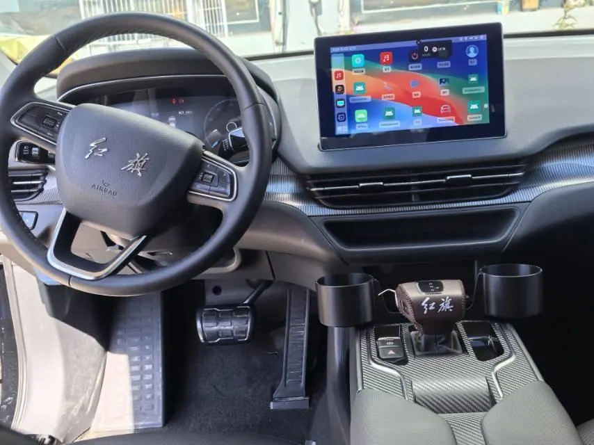 HongQi 2024 E-QM 5 450km Travel Edition Automatic Gear 4