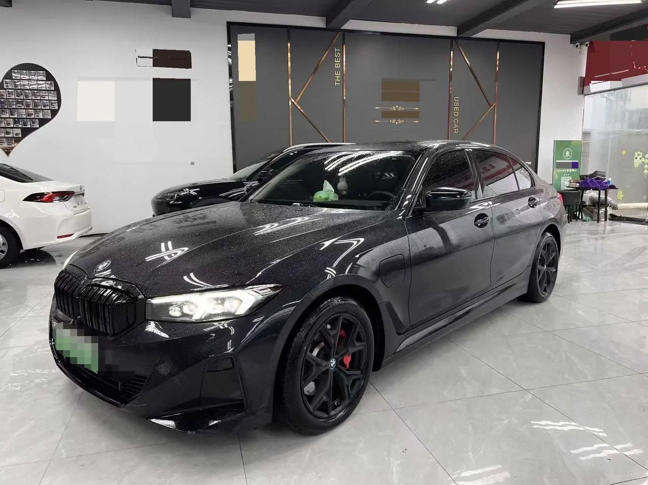 Open image lightbox: BMW 2022 i3 eDrive 35L automatic gear