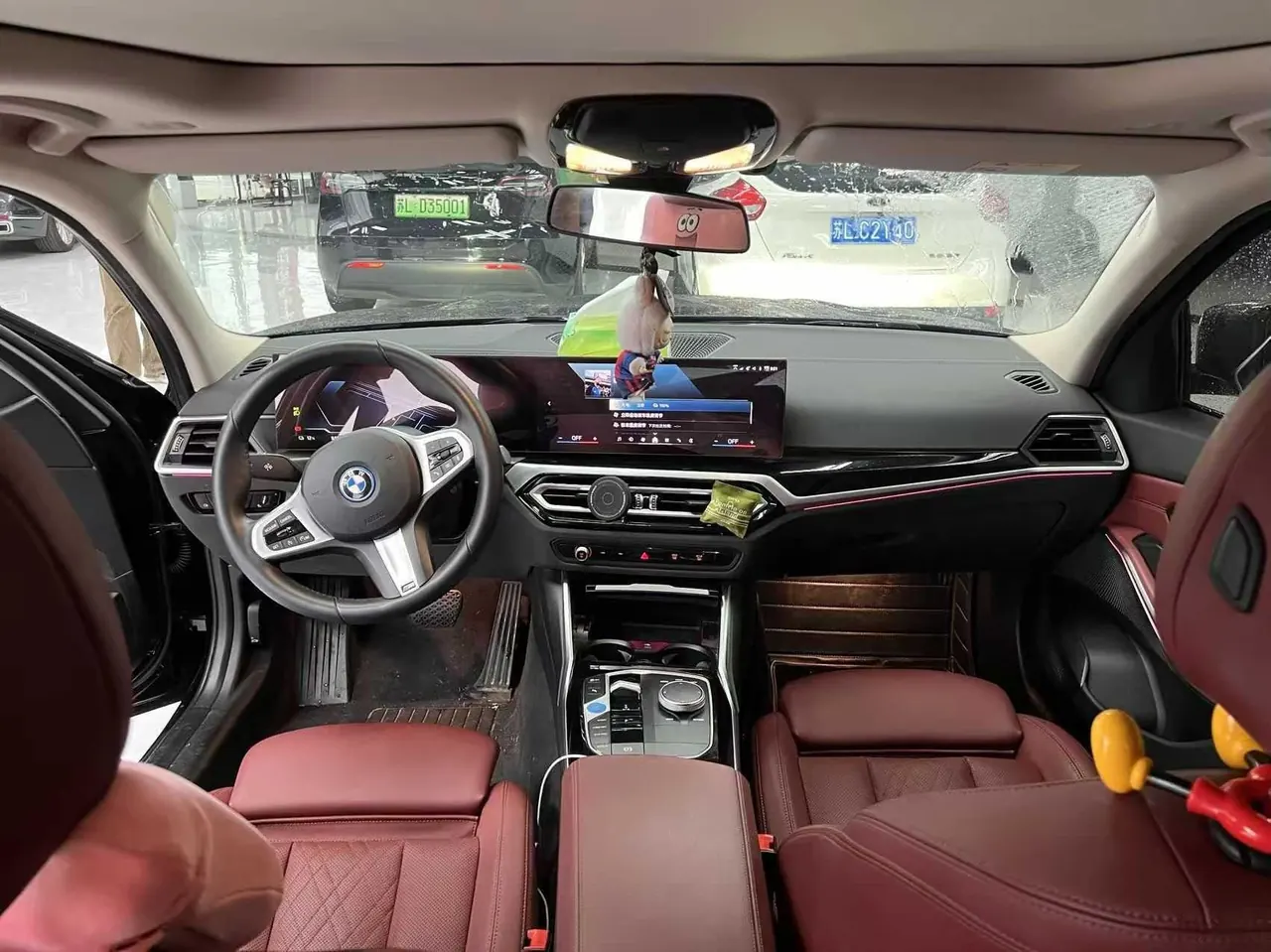 BMW 2022 i3 eDrive 35L automatic gear 2