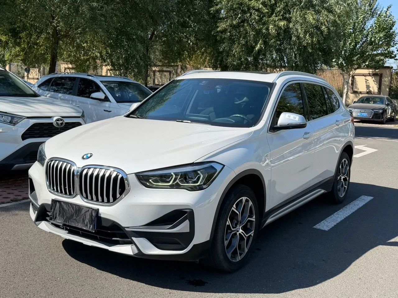 Open image lightbox: BMW 2022 X1 sDrive20Li 1.5T fashion automatic gear