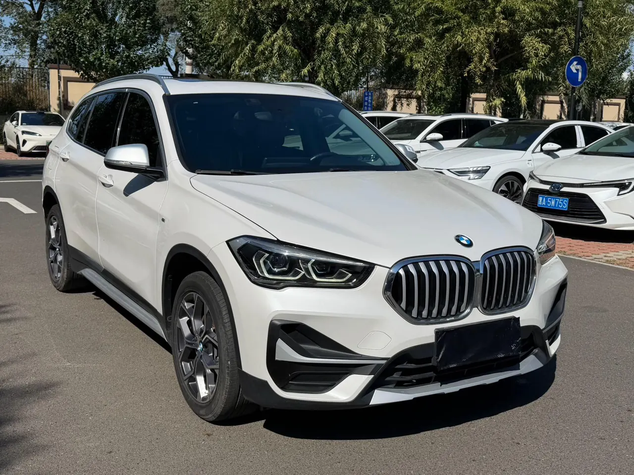 BMW 2022 X1 sDrive20Li 1.5T fashion automatic gear 3