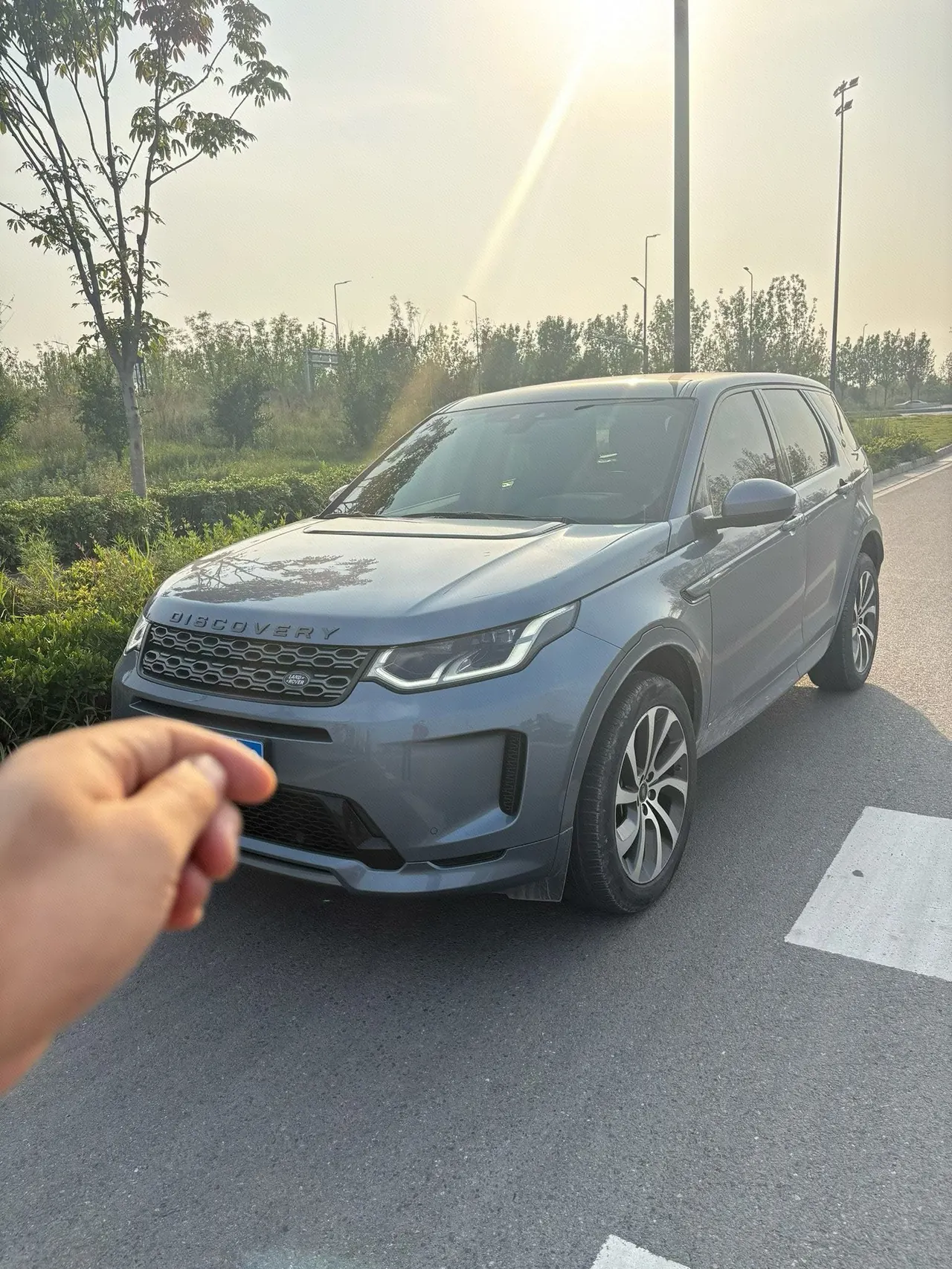 Открыть галерею: Land Rover 2021 Discovery Sports Edition 48V 2.0T 249PS R-Dynamic S Performance Edition Automatic Gear