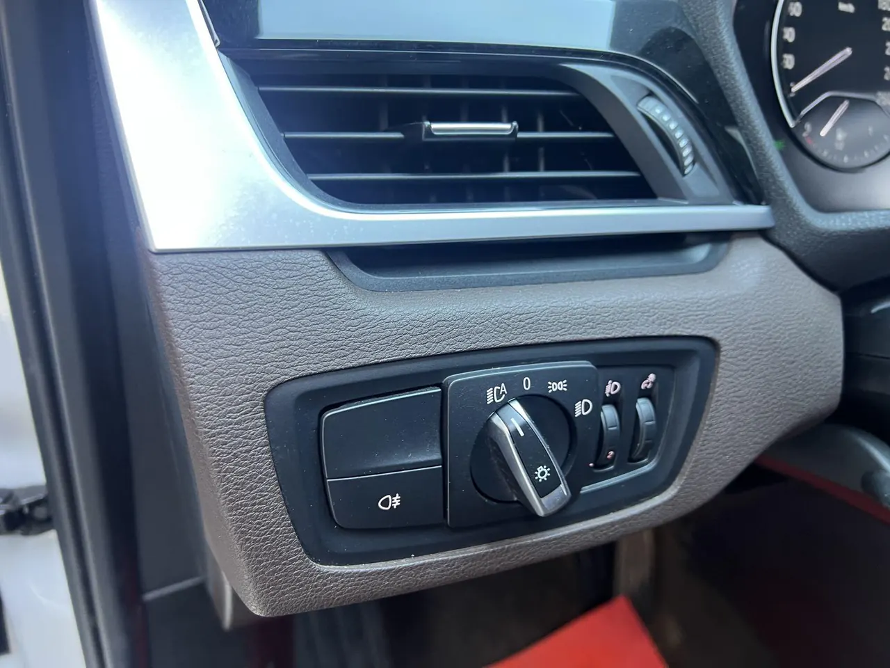 BMW 2022 X1 sDrive20Li 1.5T exclusive automatic gear 12