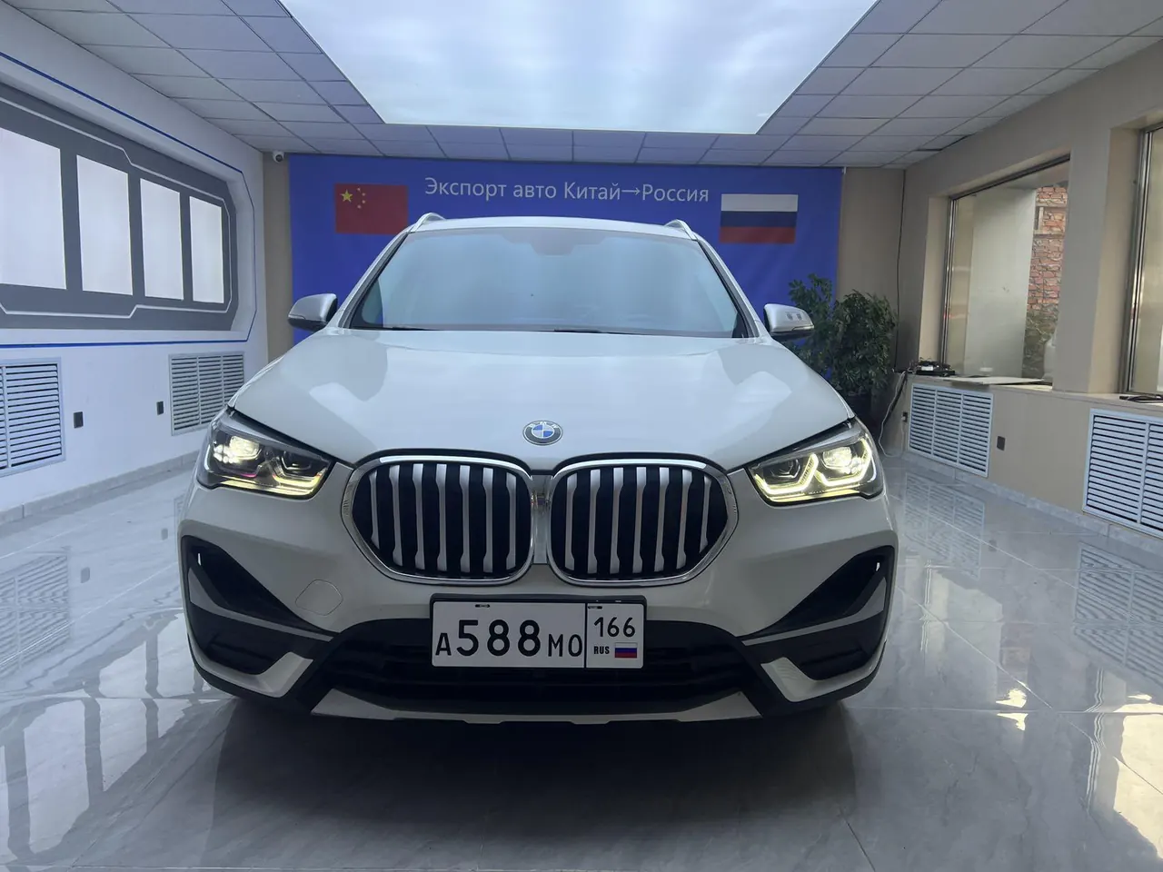 BMW 2022 X1 sDrive20Li 1.5T exclusive automatic gear 2