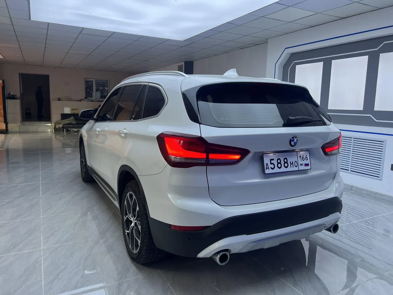 BMW 2022 X1 sDrive20Li 1.5T exclusive automatic gear 4