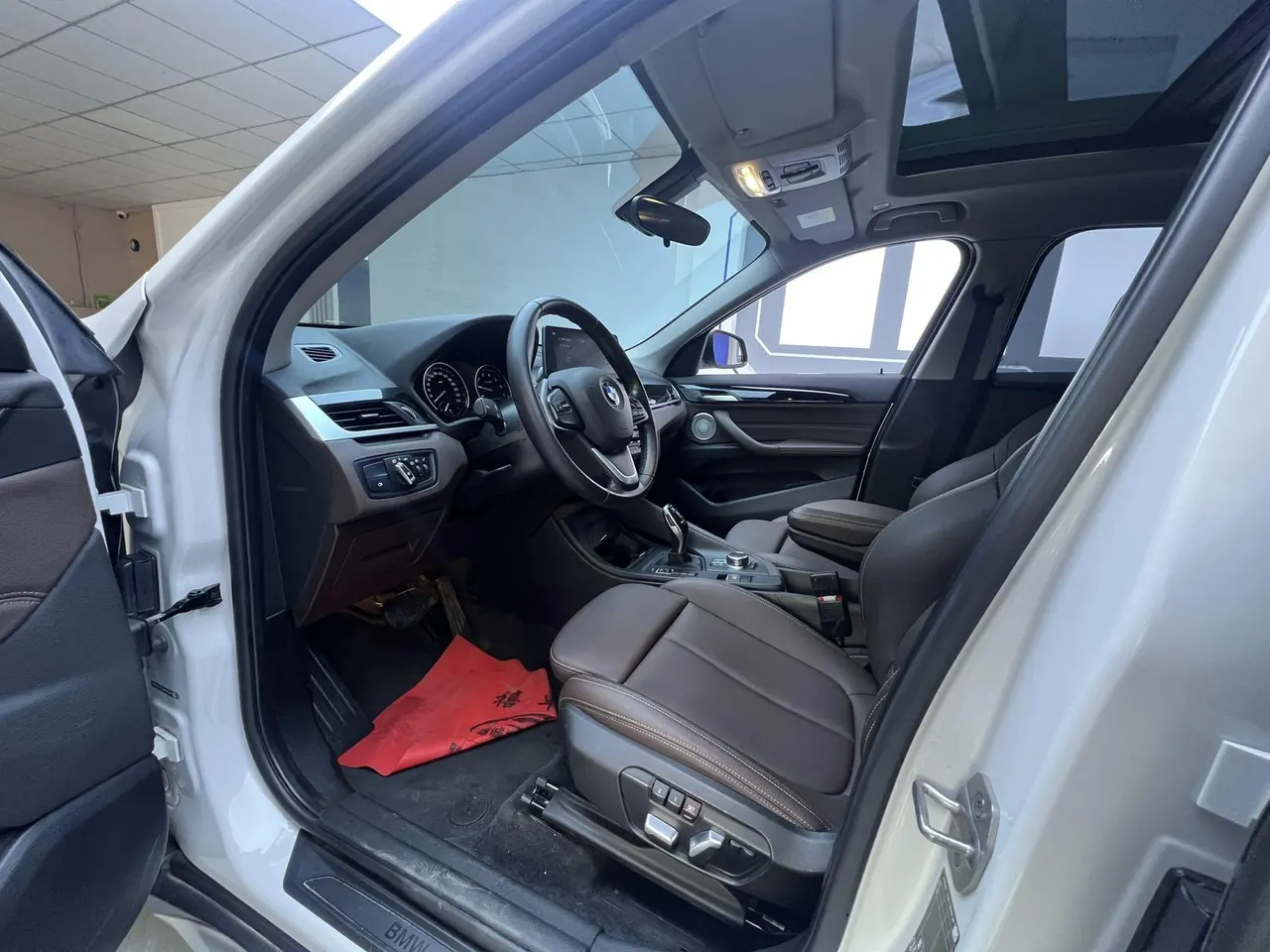 BMW 2022 X1 sDrive20Li 1.5T exclusive automatic gear 7