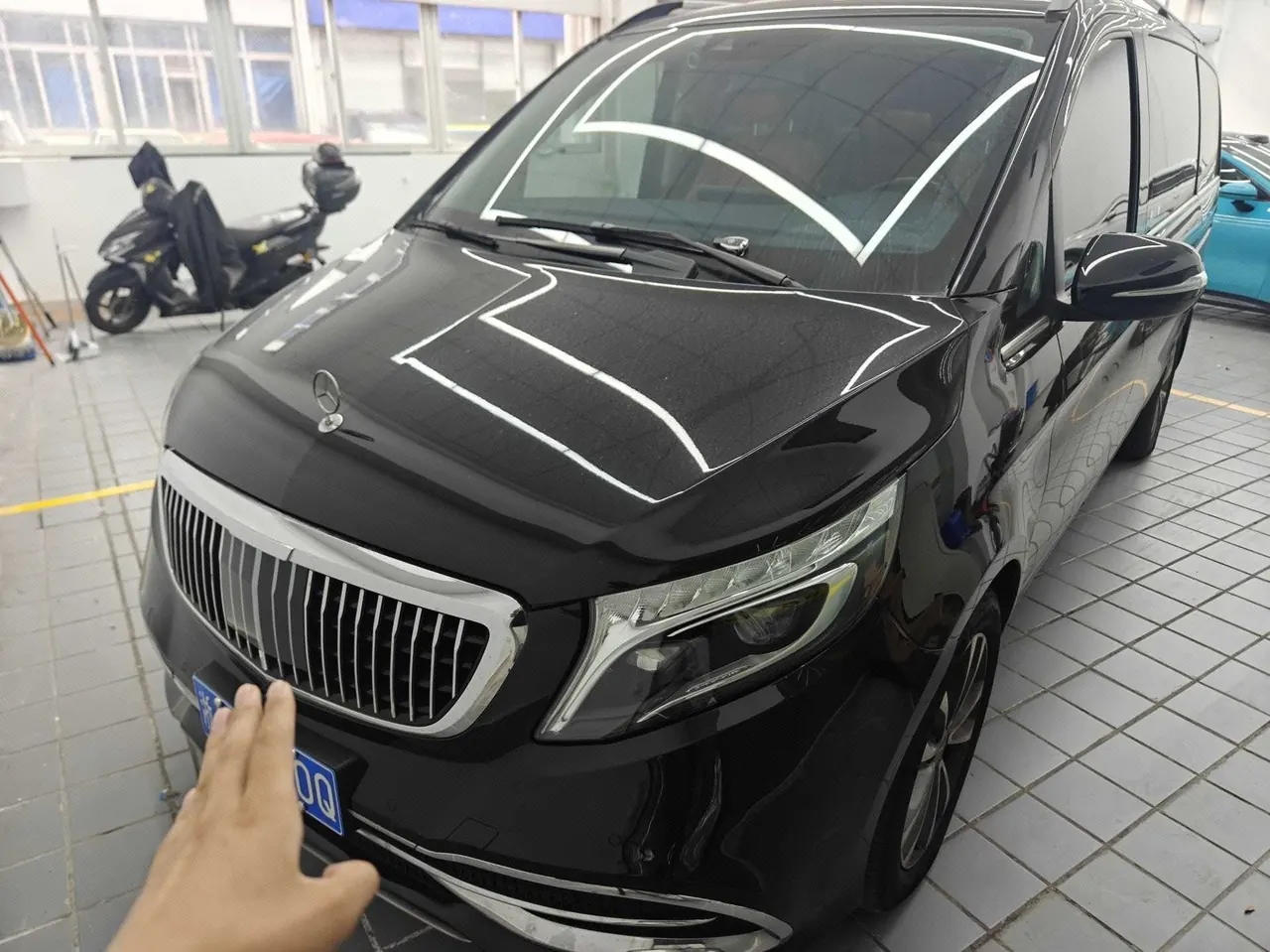 Open image lightbox: Mercedes Benz V 2021V 260 2.0T Premium Edition Automatic Gear