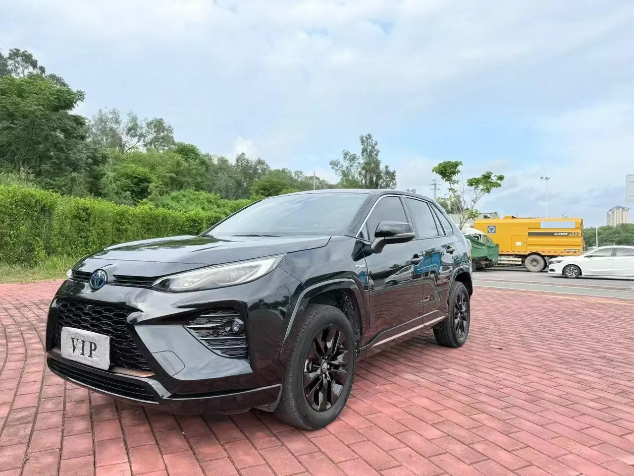 Open image lightbox: Toyota 2022 Weilanda Dual Engine 2.5 Stepless Four-wheel Drive Luxury PLUS Edition Automatic Gear