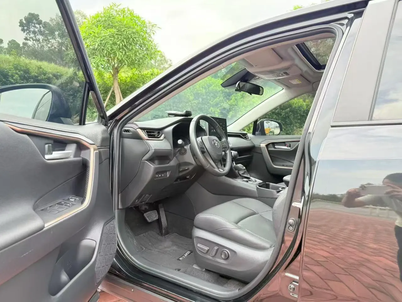 Toyota 2022 Weilanda Dual Engine 2.5 Stepless Four-wheel Drive Luxury PLUS Edition Automatic Gear 6