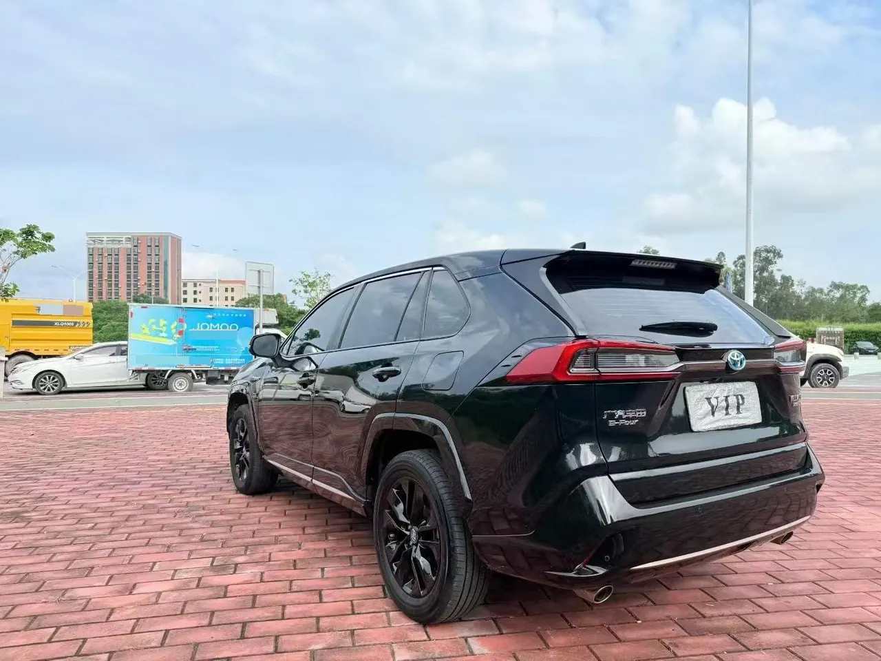 Toyota 2022 Weilanda Dual Engine 2.5 Stepless Four-wheel Drive Luxury PLUS Edition Automatic Gear 9