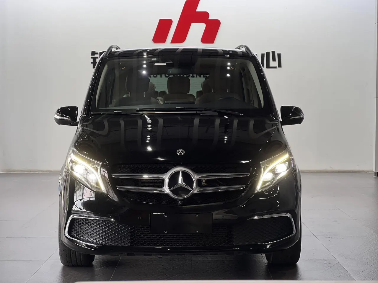Mercedes Benz V 2022V 260 2.0T Premium Edition Automatic Gear 2