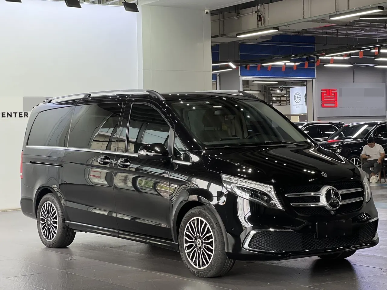 Mercedes Benz V 2022V 260 2.0T Premium Edition Automatic Gear 3