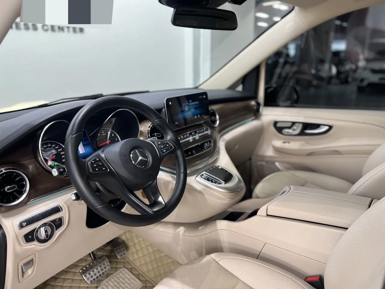 Mercedes Benz V 2022V 260 2.0T Premium Edition Automatic Gear 7
