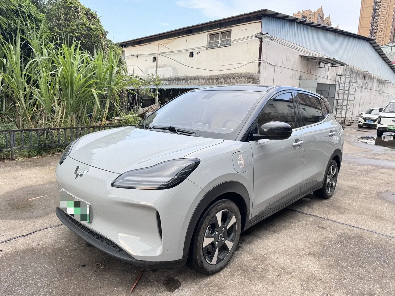 Открыть галерею: WuLing 2024 Plantronics PLUS 401km Five-seat Edition Automatic Gear