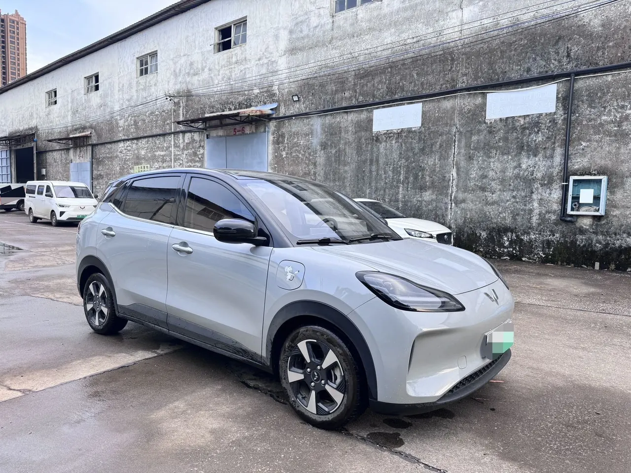 WuLing 2024 Plantronics PLUS 401km Five-seat Edition Automatic Gear 2