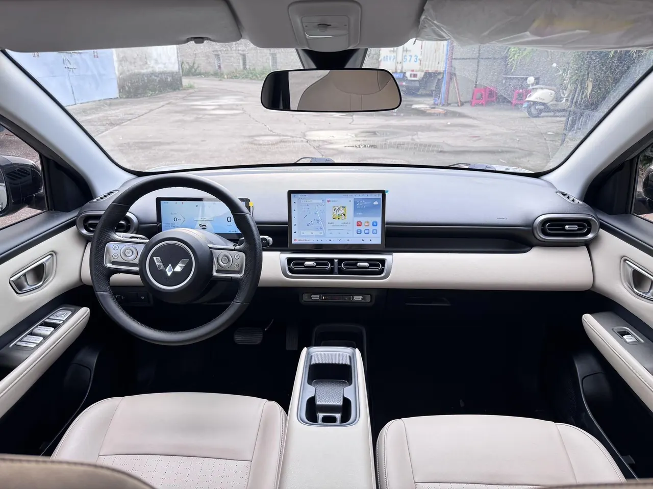 WuLing 2024 Plantronics PLUS 401km Five-seat Edition Automatic Gear 9