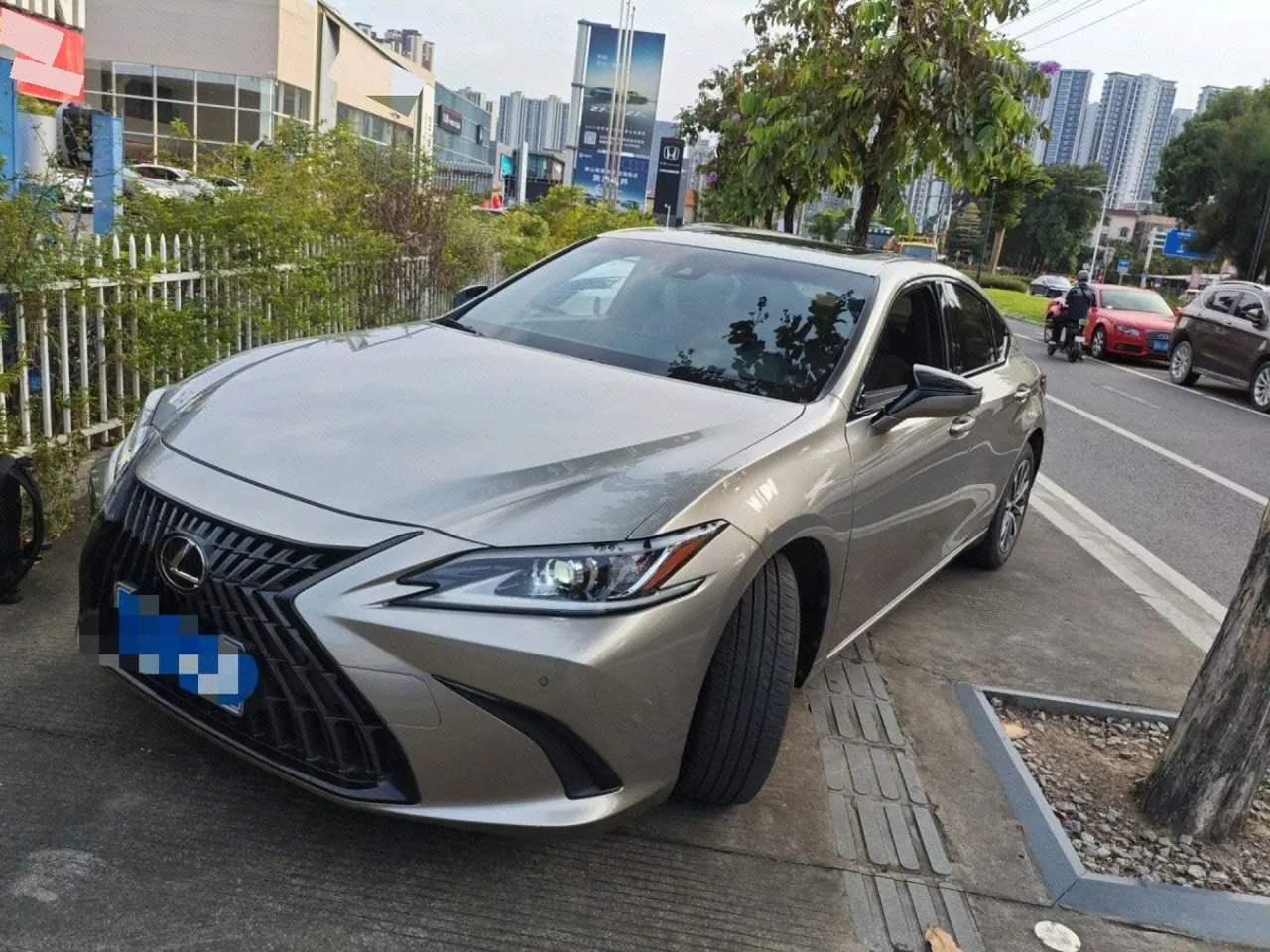 Открыть галерею: Lexus ES (Imported) 2022 ES200 2.0 Stepless Premium Edition Automatic Gear