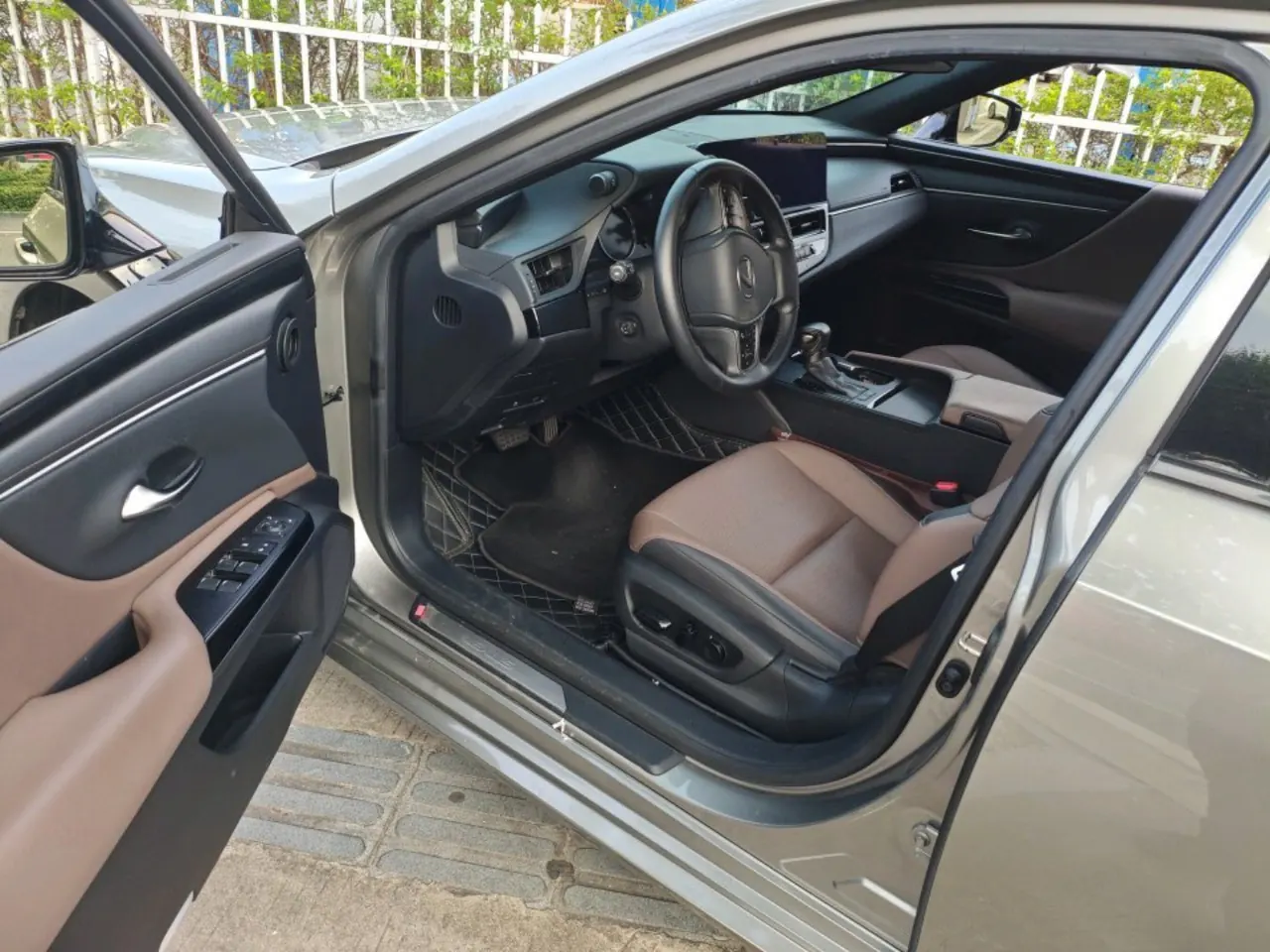 Lexus ES (Imported) 2022 ES200 2.0 Stepless Premium Edition Automatic Gear 2