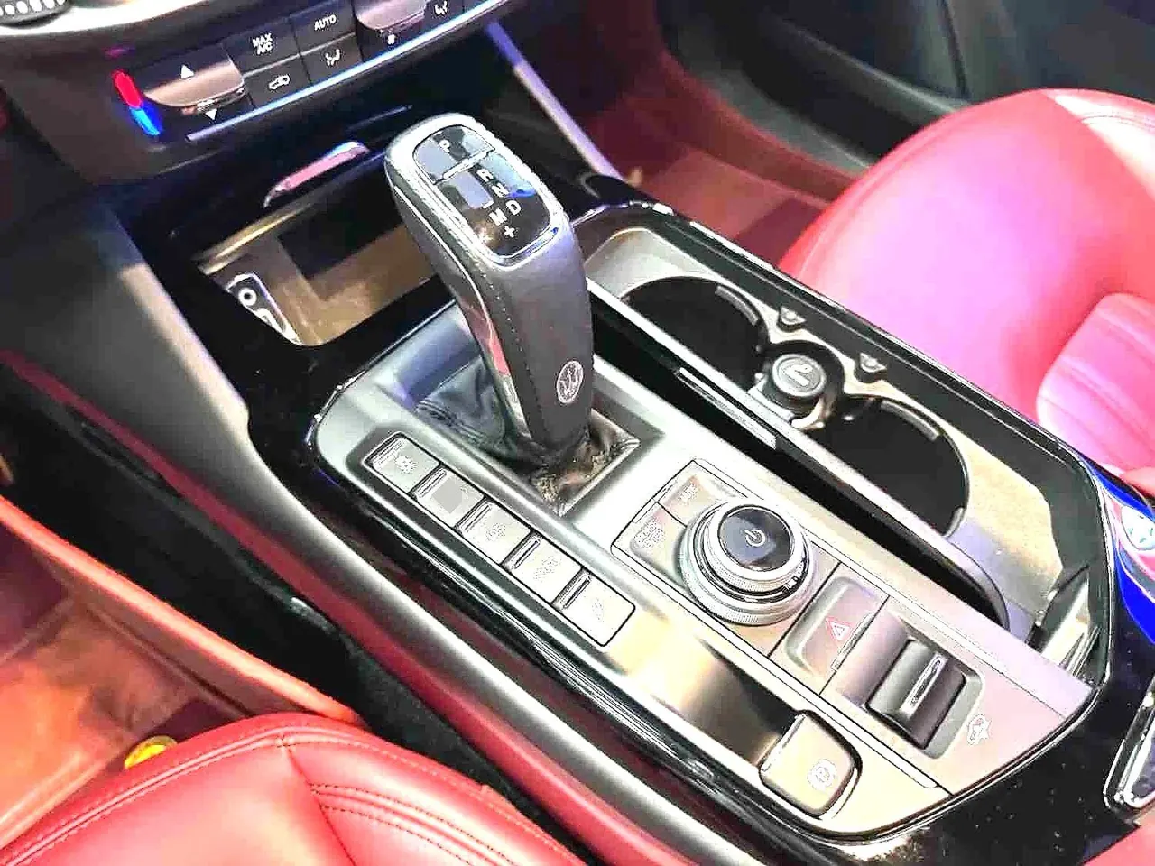 Maserati Levante (Imported) 2021 Levante 3.0T Standard Edition Automatic Gear 5