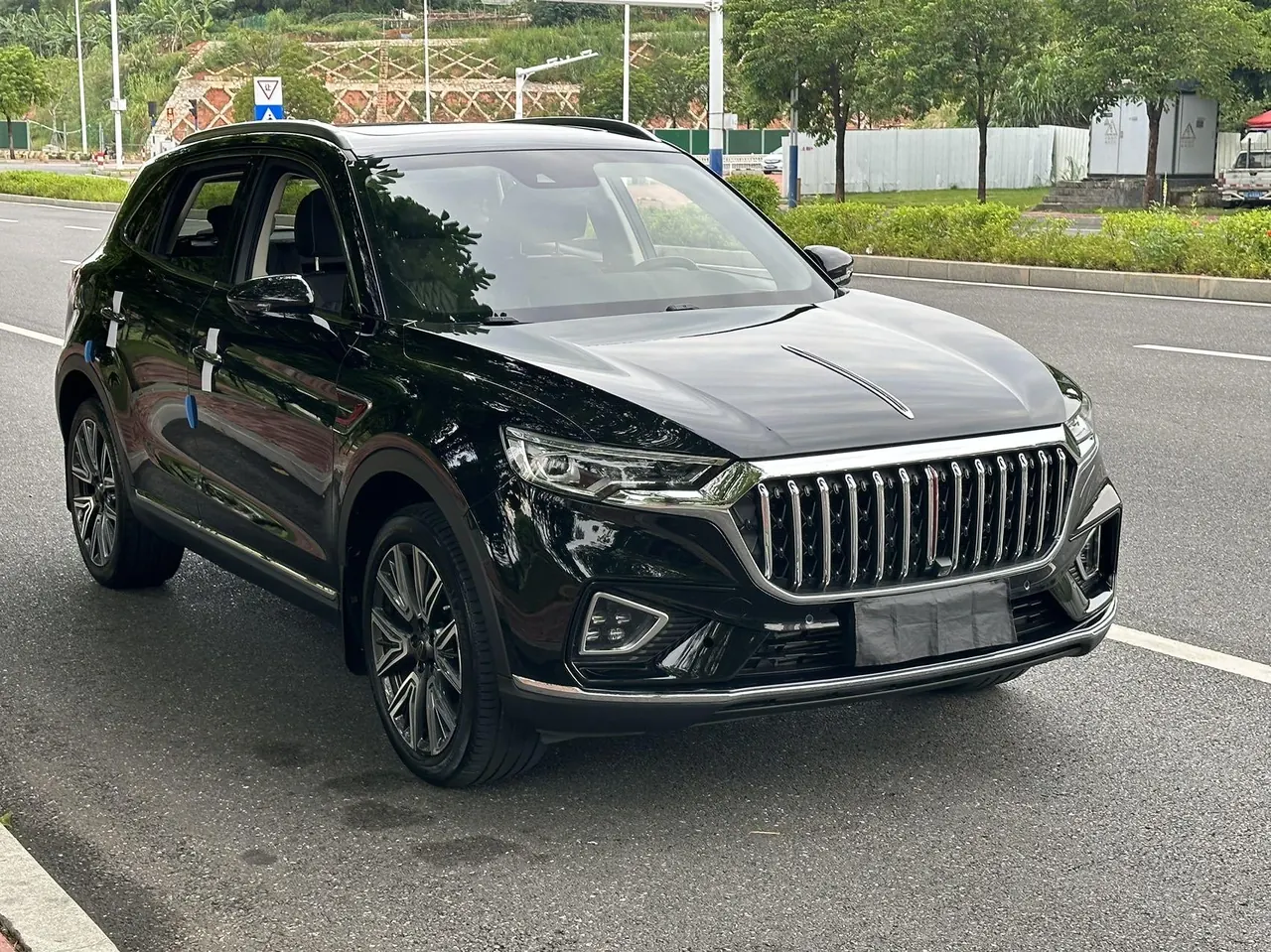HongQi 2022 HS5 2.0T 4-wheel drive smart flag-sharing version automatic gear 3