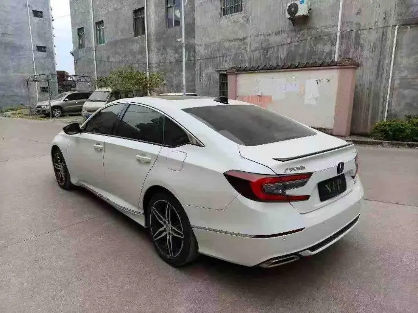 Honda 2022 10th Generation Accord 1.5T Stepless 260TURBO Magic Night Premium Edition Automatic Gear 4