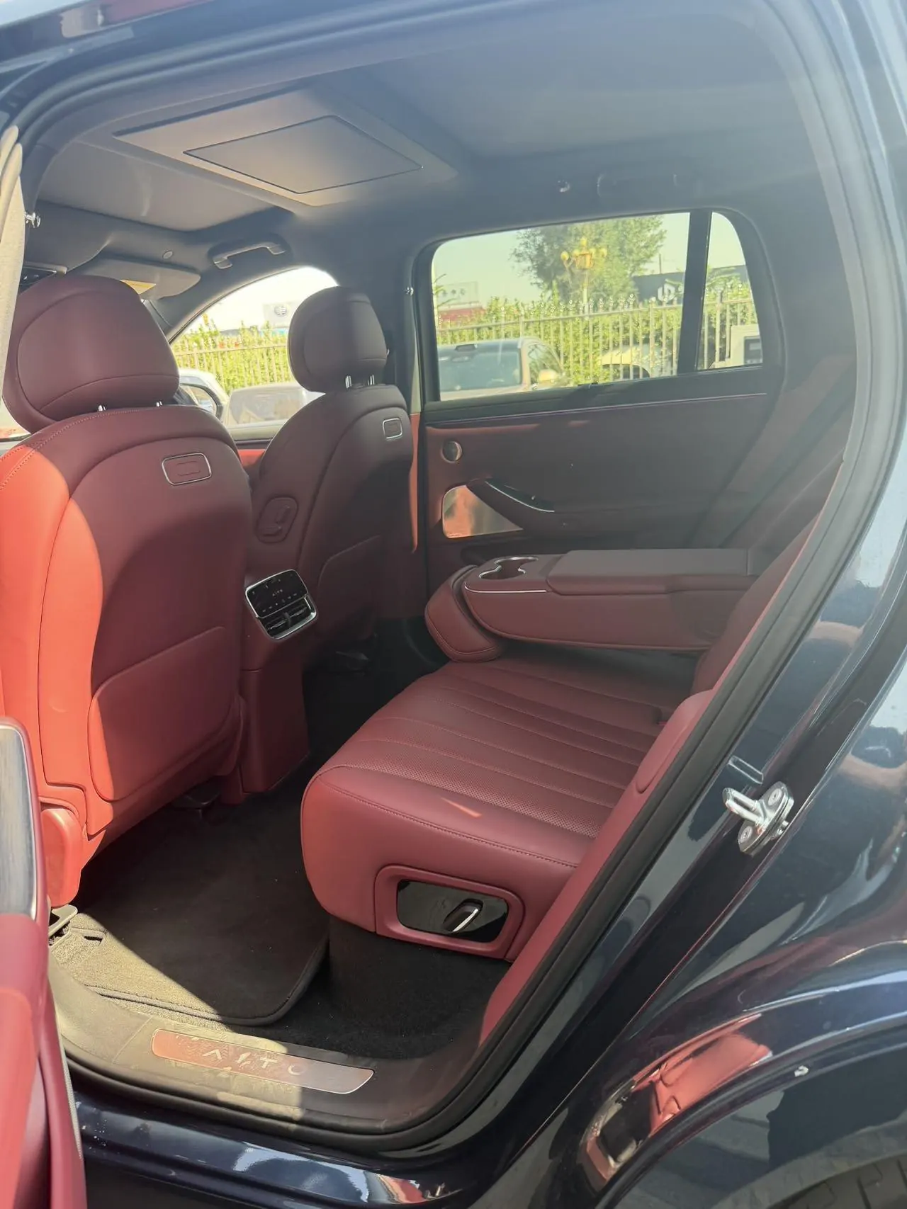 AITO 2026 AITO M7 extended range Pro 4-wheel drive version 5-seat automatic gear 3