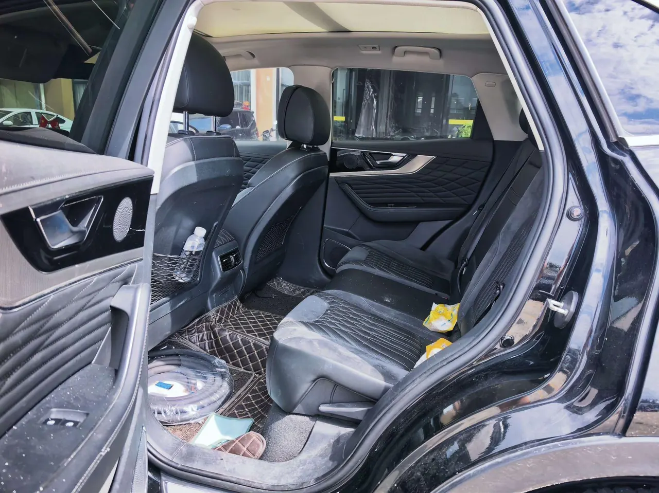 HongQi 2022 HS5 2.0T 4-wheel drive smart flag-sharing version automatic gear 4