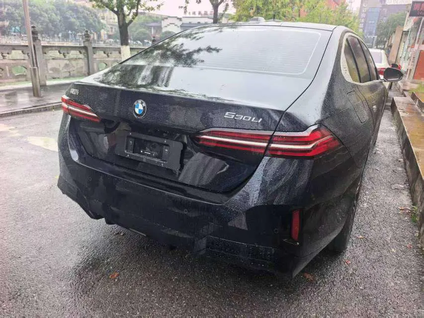 BMW 5 Series 2026 model 530Li 48V 2.0T Leading Edition M Sport Package Automatic 5