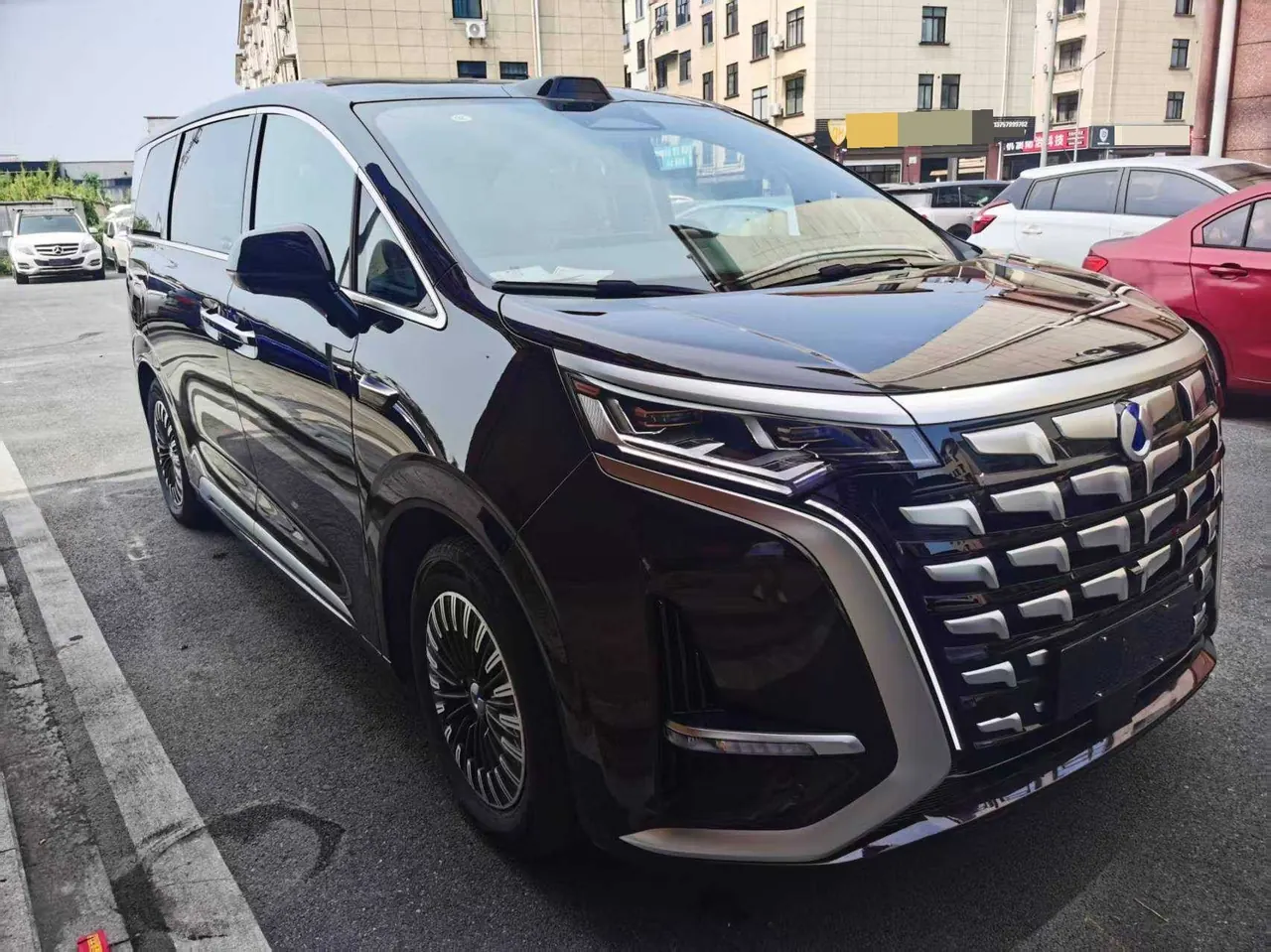Denza 2026 Denza D9 EV four-wheel drive flash charging flagship automatic gear 3