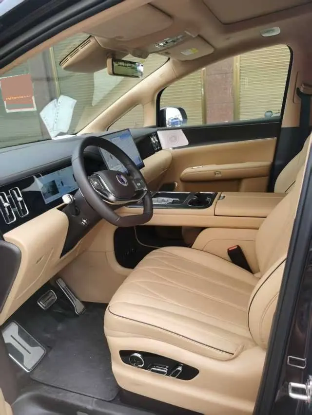 Denza 2026 Denza D9 EV four-wheel drive flash charging flagship automatic gear 4