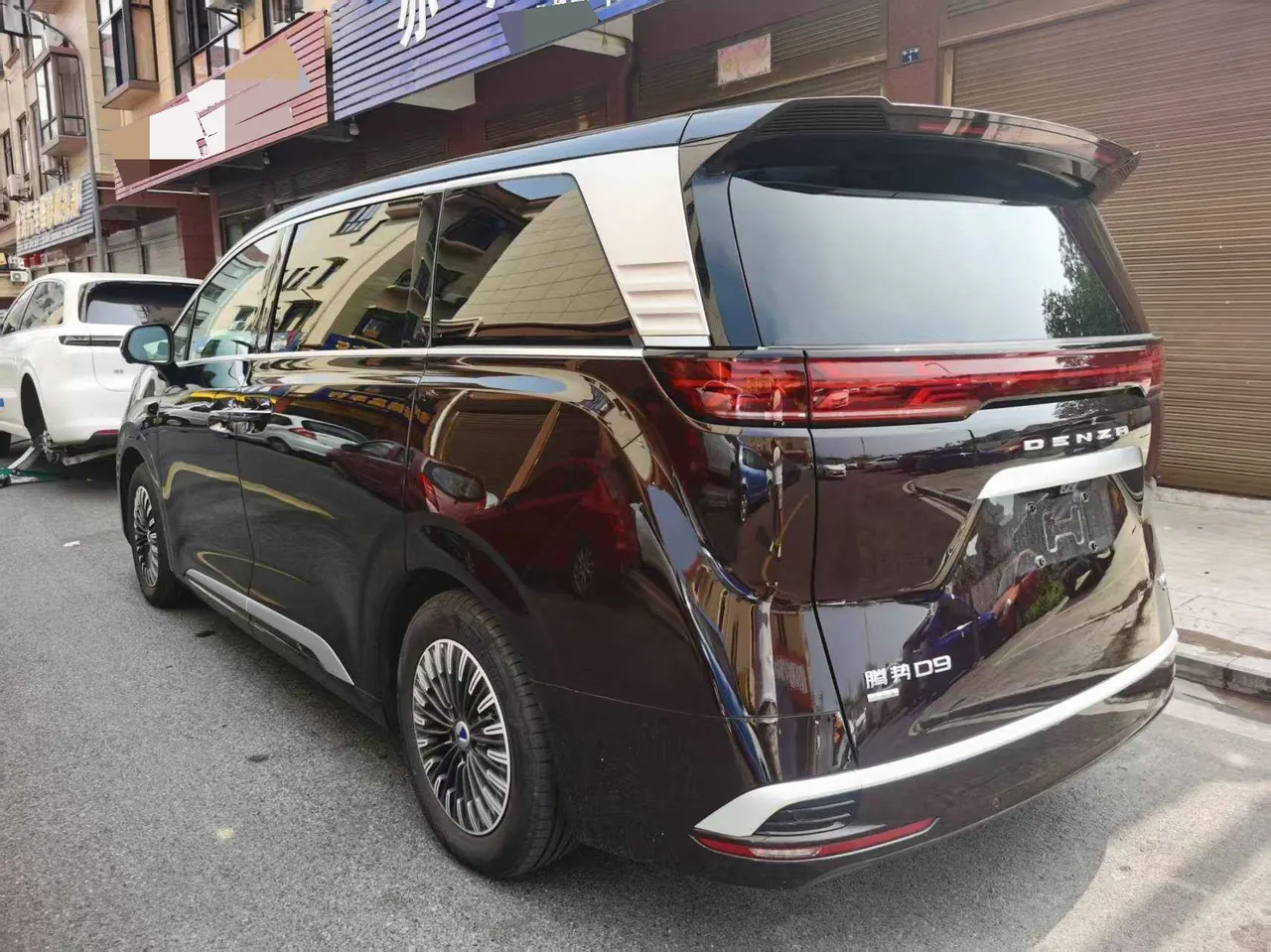 Denza 2026 Denza D9 EV four-wheel drive flash charging flagship automatic gear 8