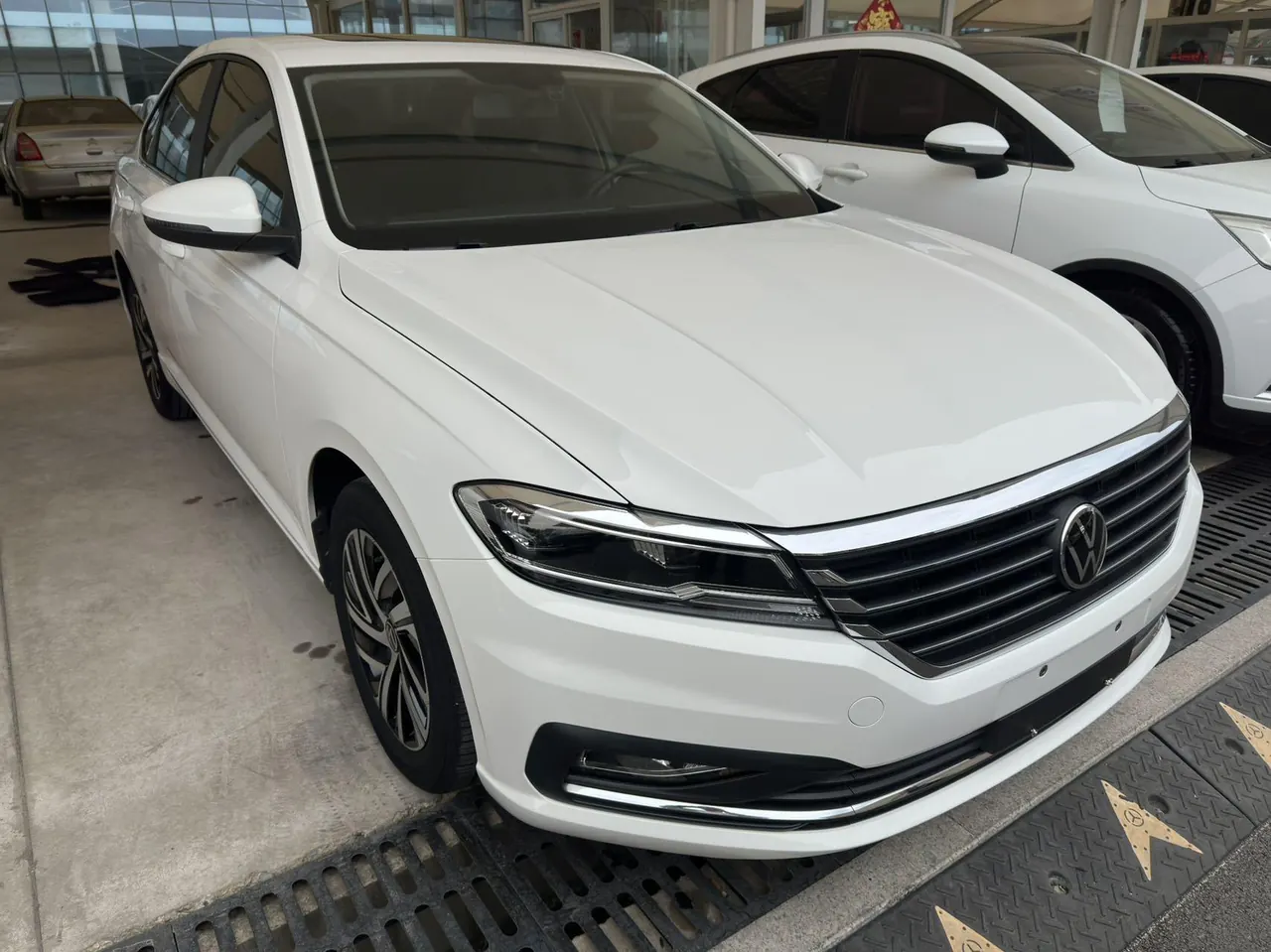 Volkswagen 2022 Lavida 1.5 Comfort Edition Automatic Gear 3