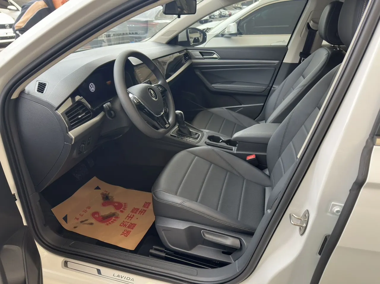 Volkswagen 2022 Lavida 1.5 Comfort Edition Automatic Gear 4