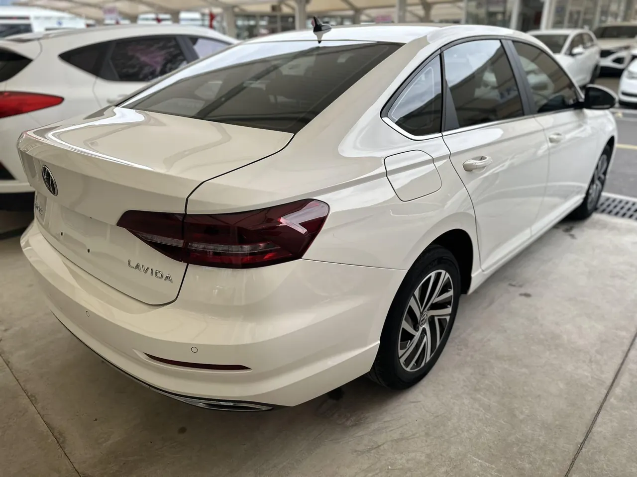 Volkswagen 2022 Lavida 1.5 Comfort Edition Automatic Gear 9