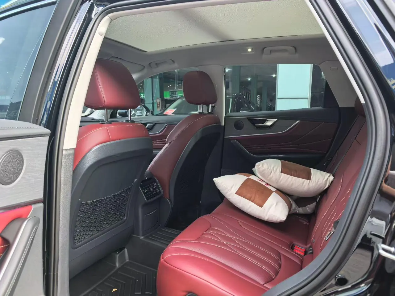 HongQi 2026 HS5 2.0T Two-Drive Flag Enjoy Pro Edition Automatic Gear 3