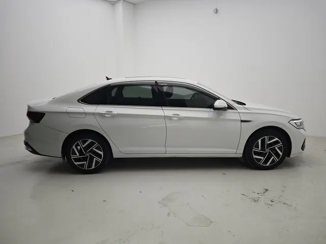 Volkswagen 2023 Sagitar 1.5TSI 300TSI Exceed Edition Automatic 3