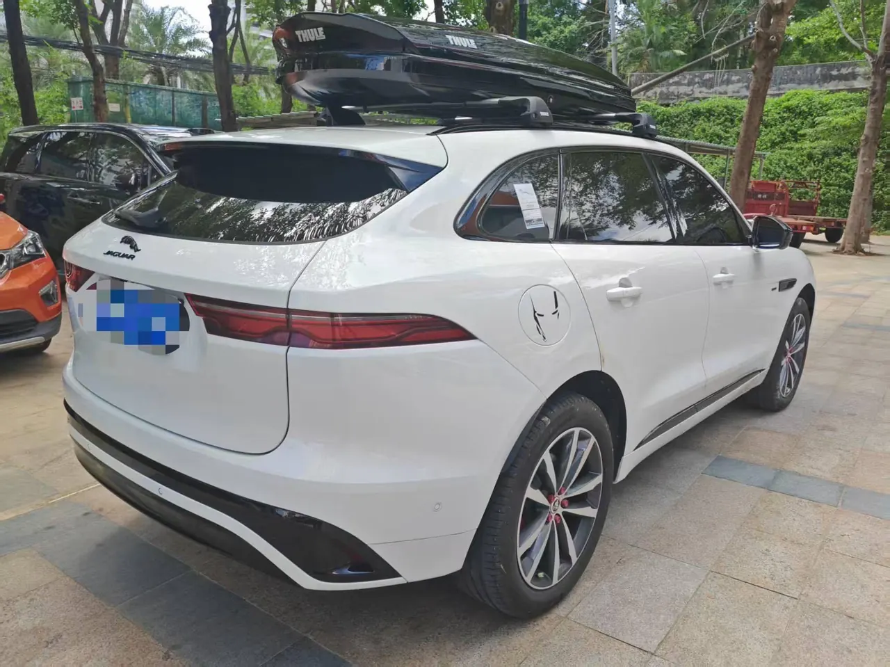 Jaguar F-PACE (Imported) 2023 F-PACE 2.0T P250 R-Dynamic BLACK Automatic Gear 2