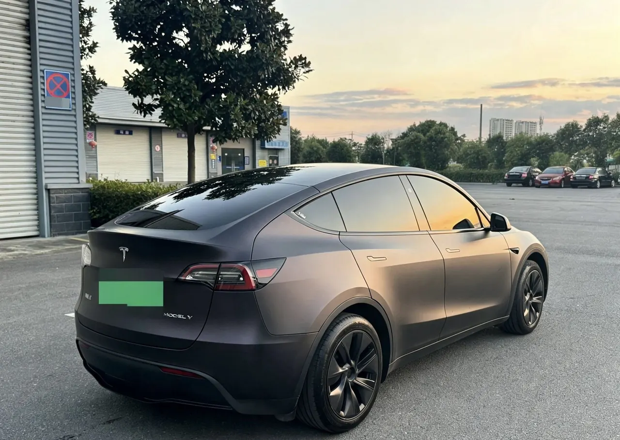 Tesla 2024 Model Y rear-wheel drive version automatic transmission 2