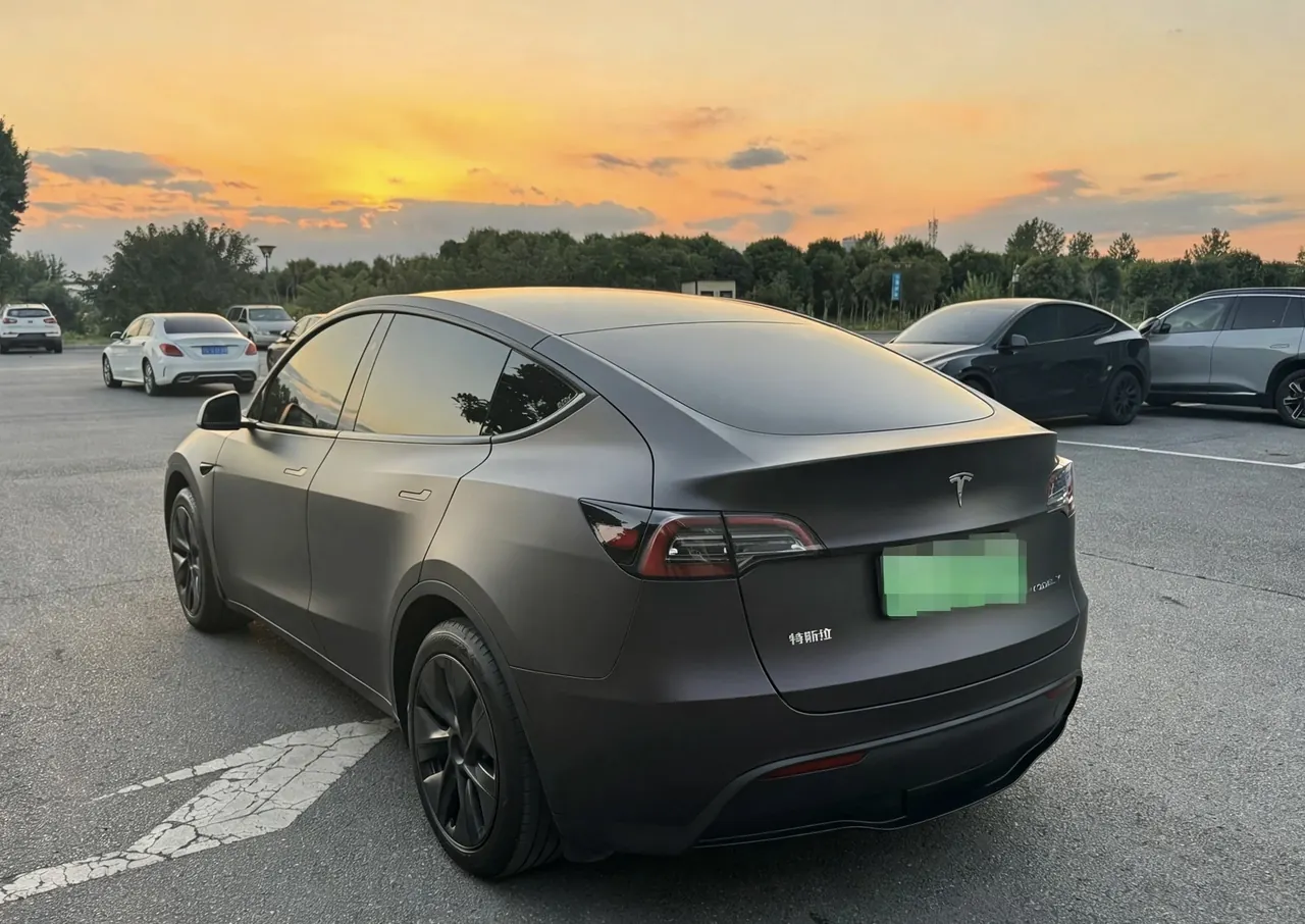 Tesla 2024 Model Y rear-wheel drive version automatic transmission 3