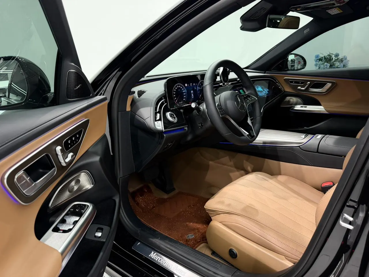 Mercedes Benz E Class 2025 E 300 L 48V 2.0T Luxury Automatic Gear 4