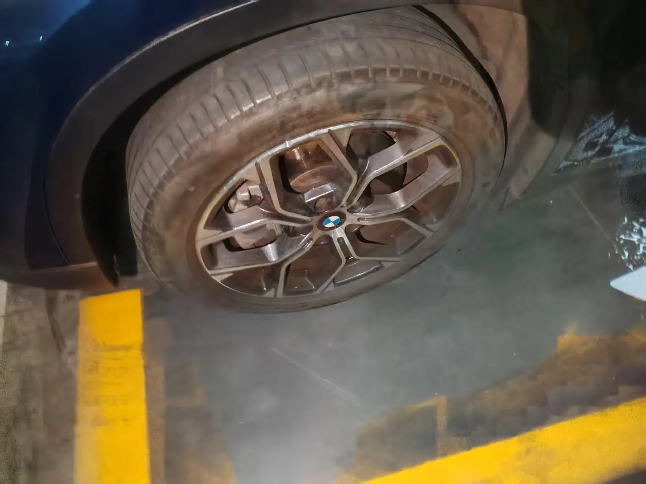 BMW 2021 X1 sDrive25Li 2.0T Leading Automatic Gear 4